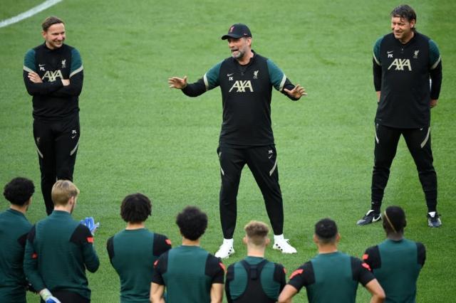 乐鱼-争三冠！抢金球！6万红军球迷出征巴黎